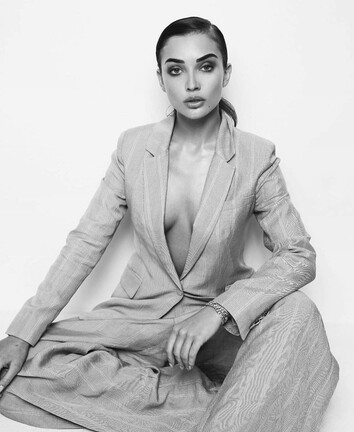 Amy Jackson superb-sexy-photo