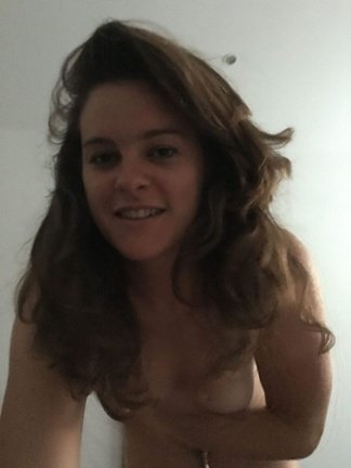 Danielle Wyatt goes-nude
