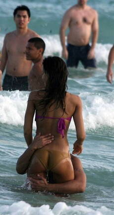 Jessica Alba sexy-ass