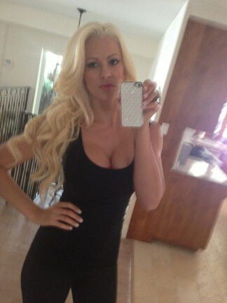 Maryse Mizanin sexy-ass