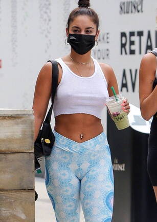 Vanessa Hudgens goes-sexy