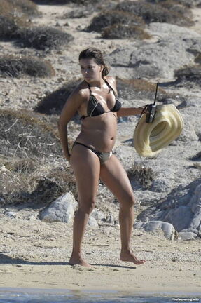 Eva-Longoria-nude-butt-tits-post-660597-054654-5