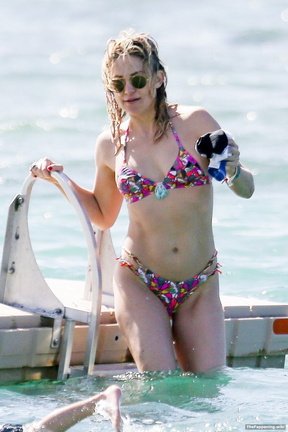 Kate-Hudson-nude-ass-bikini-post-051871-858458-6