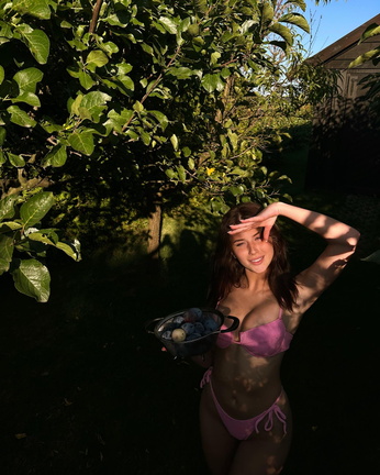 Roksana Wegiel Boobs