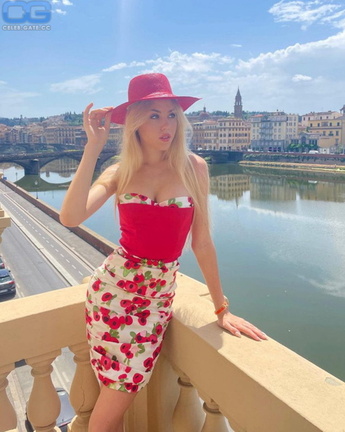HRH Princess Maria Chiara Boobs