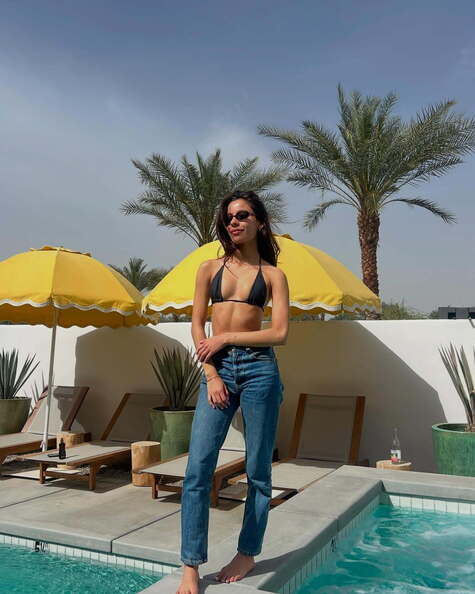 Izabella Alvarez sexy feet.jpg