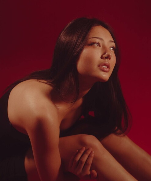 Miku Martineau goes sexy.jpg