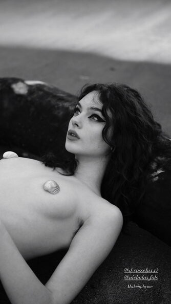 Deva Cassel boobs nude.jpg