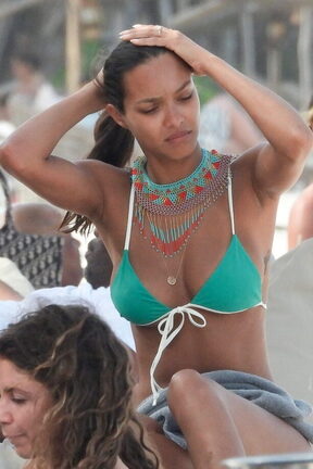 Lais Ribeiro sexy-ass
