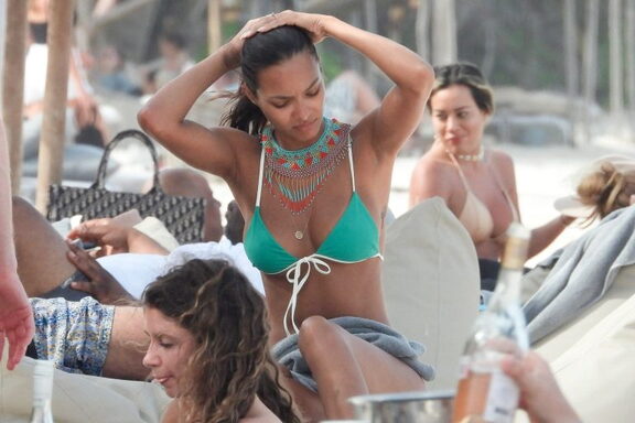 Lais Ribeiro sexy-boobs