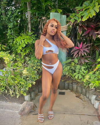 Semaj Lesley Boobs