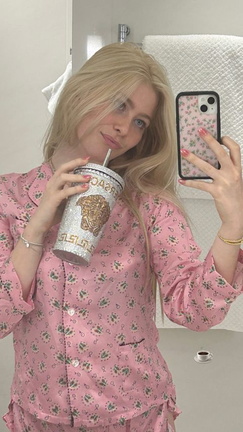 Clementine Vaughn Boobs