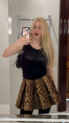 Clementine Vaughn Boobs