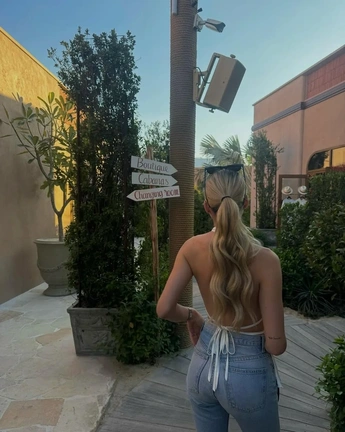 Shania Geiss ass jeans