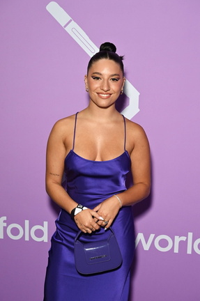 Mackenzie Ziegler boobs cleavage