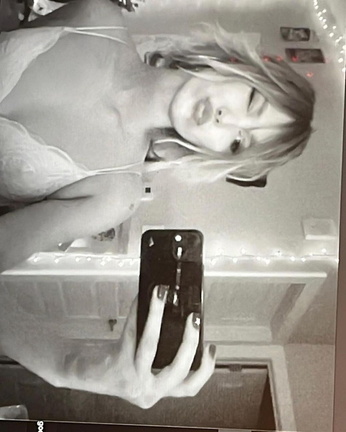 Grace VanderWaal boobs