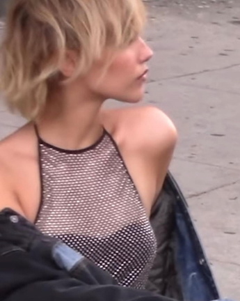 Grace VanderWaal tits