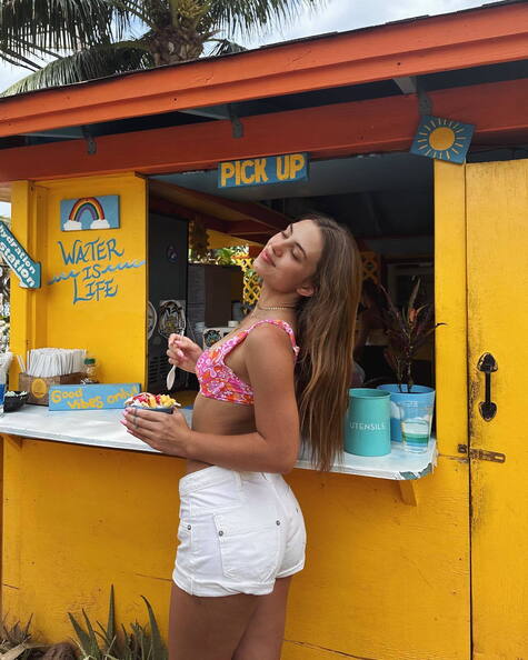 Caitlin Carmichael sexy butt.jpg