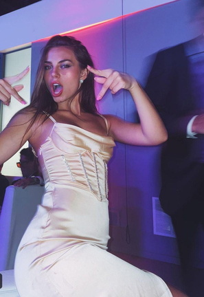 Caitlin Carmichael sexy party