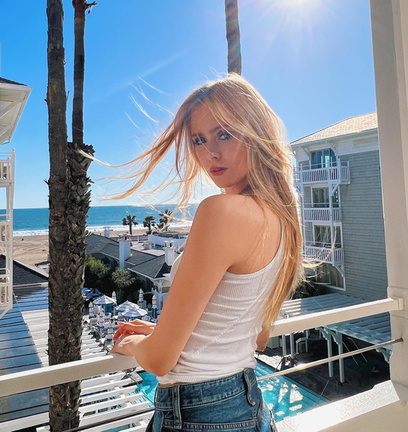 Loreto Peralta jeans ass