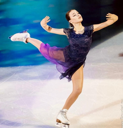 Anna Shcherbakova goes hot