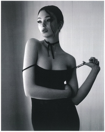 Deva Cassel boobs