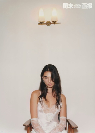 Deva Cassel nipples