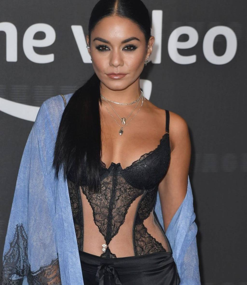 Vanessa Hudgens sexy-ass